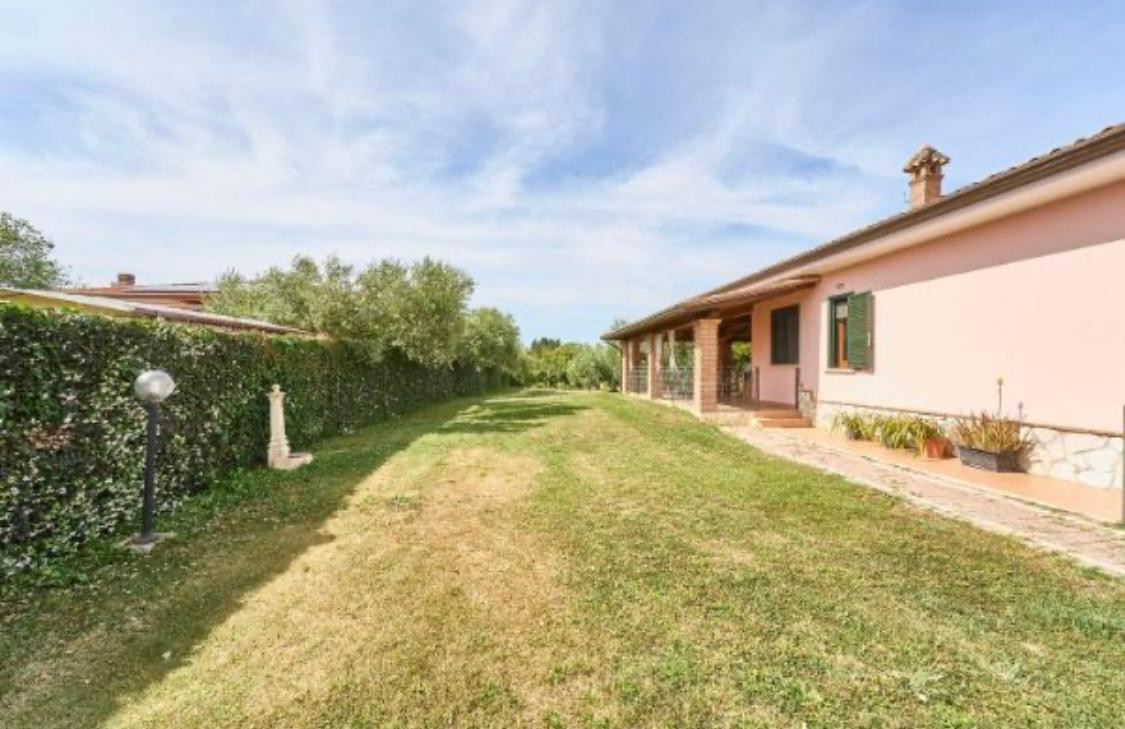 Splendida villa in vendita 18